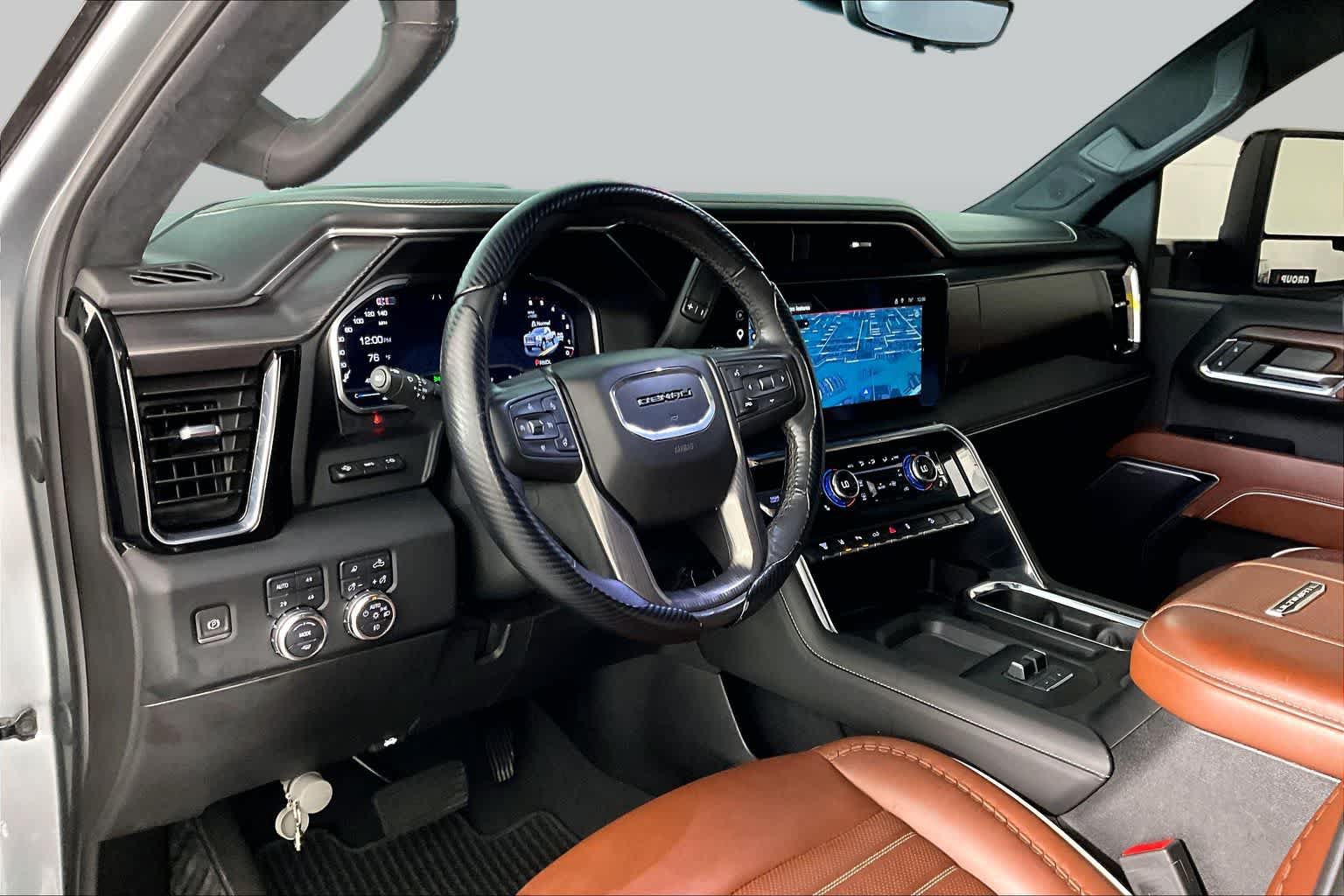 Used 2024 GMC Sierra 2500 Denali Ultimate AWD/4WD image 30