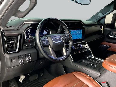 Used 2024 GMC Sierra 2500 Denali Ultimate AWD/4WD image 30