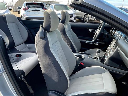 Used 2022 Ford Mustang Convertible w/ Equipment Group 101A image 7