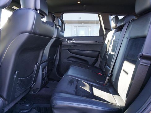 Used 2017 Jeep Grand Cherokee Altitude image 15