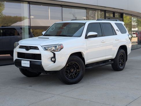 Used 2022 Toyota 4Runner TRD Off-Road image 1