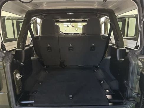 Used 2022 Jeep Wrangler Unlimited Sport image 25