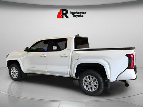 Used 2025 Toyota Tacoma SR5 RWD image 6