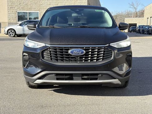 Used 2023 Ford Escape Active w/ Cold Weather Package FWD image 8
