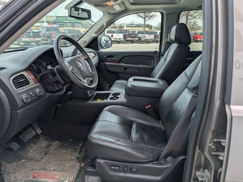 Used 2013 GMC Yukon XL SLT w/ SLT-2 Equipment Package image 2