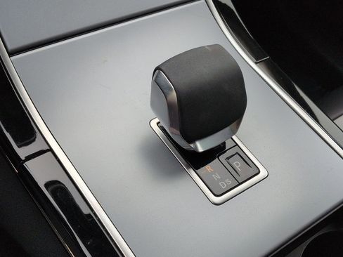 Certified 2025 Land Rover Range Rover Velar S AWD/4WD image 18