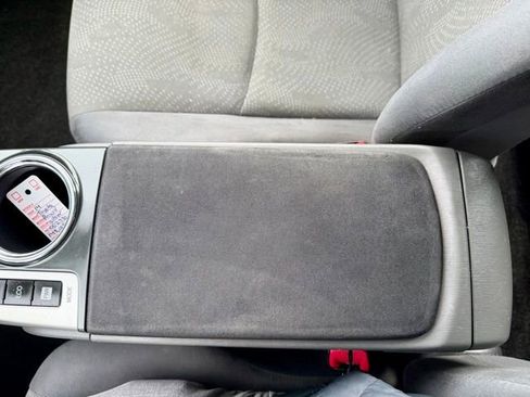 Used 2014 Toyota Prius V Three image 38