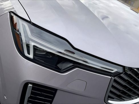 New 2026 Volvo XC90 B6 Plus w/ Protection Package Premier image 33