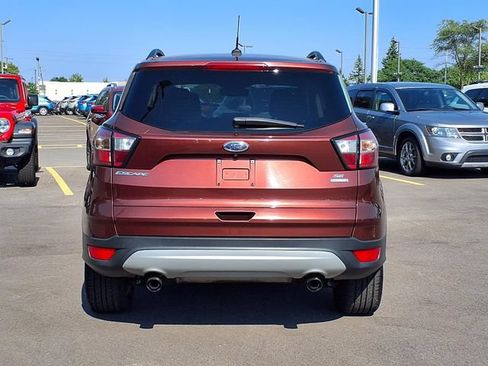 Used 2018 Ford Escape SE w/ Ford Safe & Smart Package FWD image 21