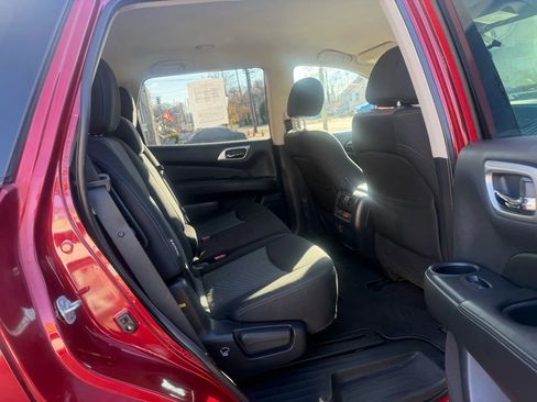 Used 2018 Nissan Pathfinder S image 28