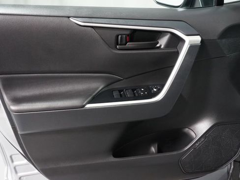 Certified 2025 Toyota RAV4 LE image 28