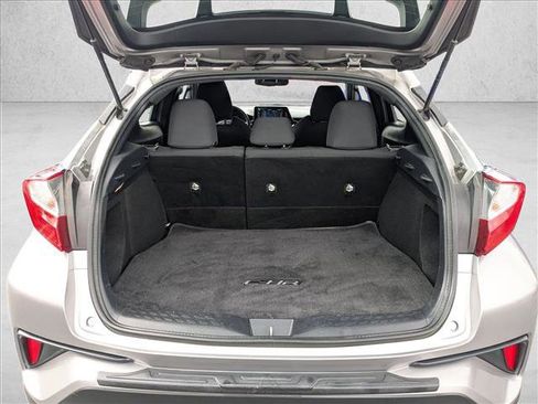 Used 2018 Toyota C-HR XLE image 6