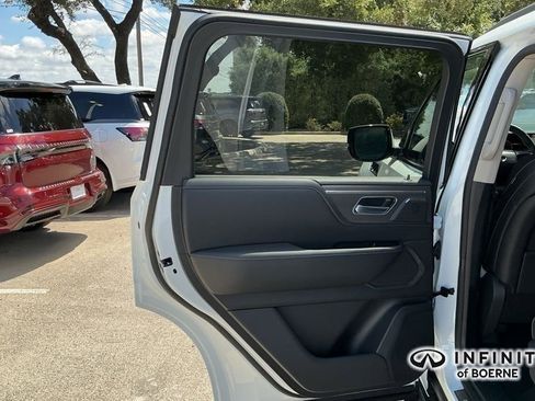 New 2026 INFINITI QX80 Pure image 23