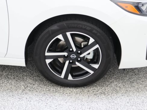 Used 2024 Nissan Sentra SV FWD image 5