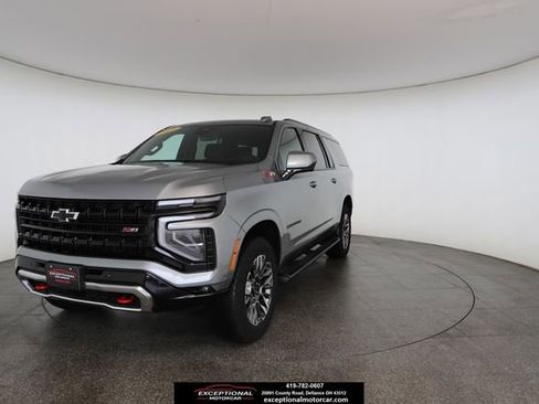 Used 2025 Chevrolet Suburban Z71 image 1