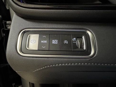 Used 2025 Buick Enclave Sport Touring image 10