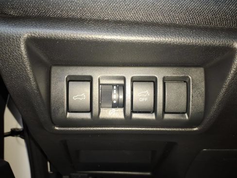 Used 2025 Subaru Outback Premium AWD/4WD image 23