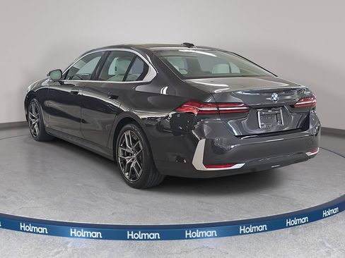 Used 2026 BMW 530i RWD image 9