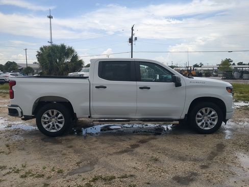 Certified 2022 Chevrolet Silverado 1500 Custom image 3