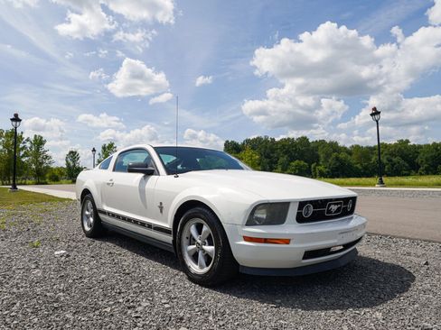 Used 2007 Ford Mustang Premium RWD image 6