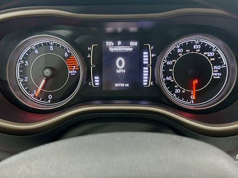 Used 2017 Jeep Cherokee Sport image 18