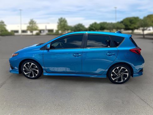 Used 2018 Toyota Corolla iM FWD image 5