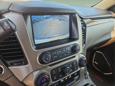Used 2017 GMC Yukon Denali AWD/4WD image 8