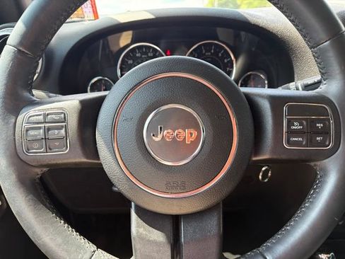 Used 2017 Jeep Wrangler Unlimited Sahara w/ Dual Top Group AWD/4WD image 10