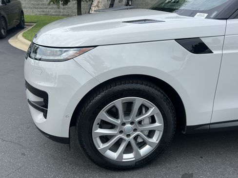 Used 2024 Land Rover Range Rover Sport SE AWD/4WD image 13