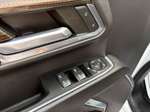 Used 2024 Chevrolet Silverado 2500 LT AWD/4WD image 11