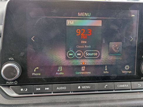 Used 2024 Nissan Rogue SV image 27