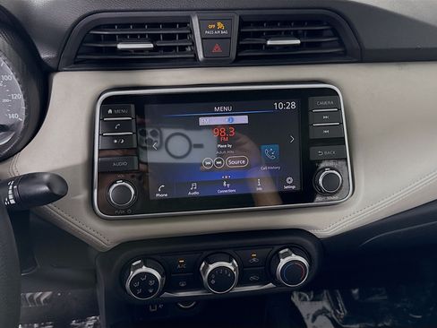 Used 2020 Nissan Versa SV FWD image 18