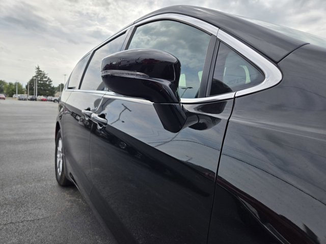 Used 2026 Chrysler Pacifica Select FWD image 47
