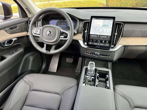 New 2026 Volvo XC90 B6 Plus w/ Protection Package Premier image 30