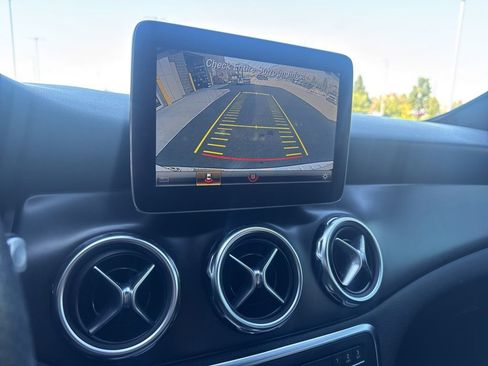 Used 2018 Mercedes-Benz GLA 250 4MATIC image 21