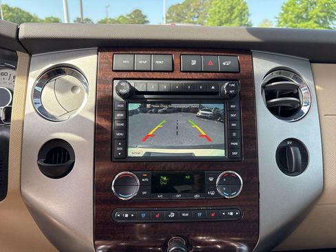 Used 2014 Ford Expedition XLT w/ Equipment Group 202A RWD image 14