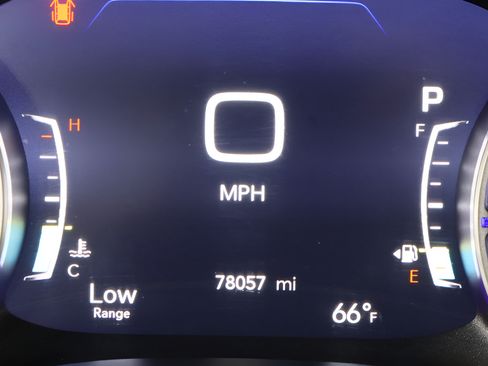 Used 2023 Chrysler Pacifica Touring-L FWD image 15