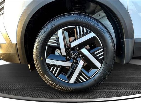 New 2026 Nissan Kicks SV FWD image 11