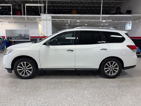 Used 2014 Nissan Pathfinder SV image 8