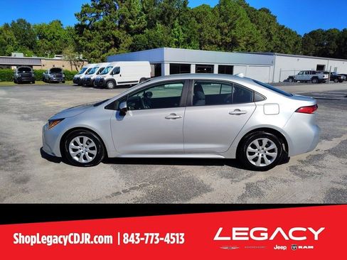 Used 2023 Toyota Corolla LE image 9