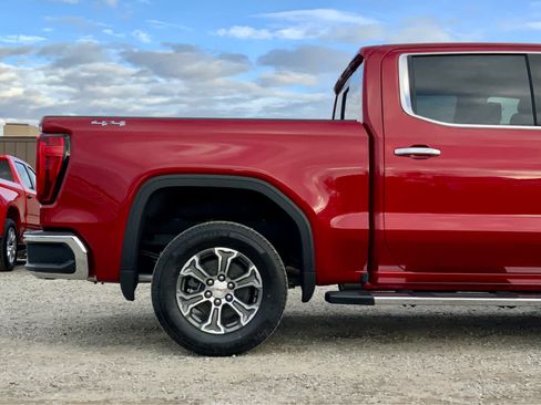 New 2026 GMC Sierra 1500 SLT image 11