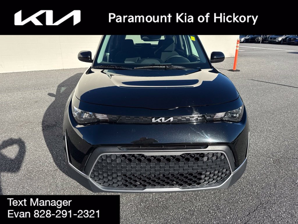 Used 2025 Kia Soul LX w/ LX Technology Package FWD image 2
