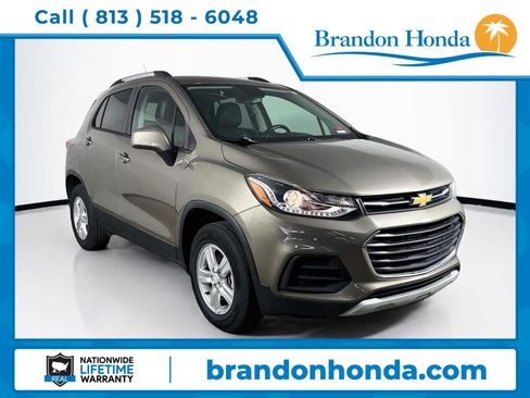 Used 2022 Chevrolet Trax LT w/ Driver Confidence Package AWD/4WD image 1