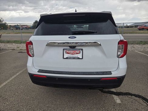 Used 2022 Ford Explorer XLT AWD/4WD image 4