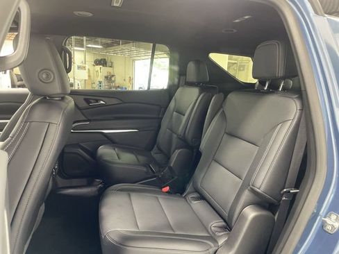 Used 2025 Chevrolet Traverse LT AWD/4WD image 23