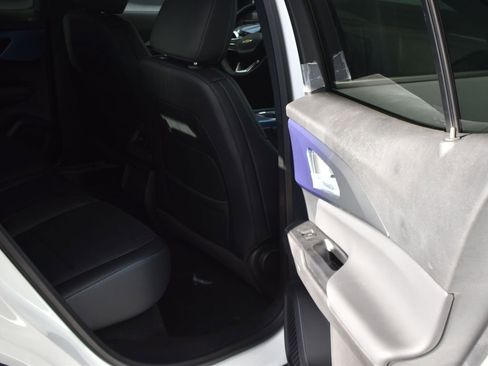New 2025 Chevrolet Equinox EV LT FWD image 16