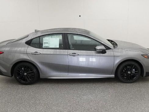 New 2026 Toyota Camry SE image 11