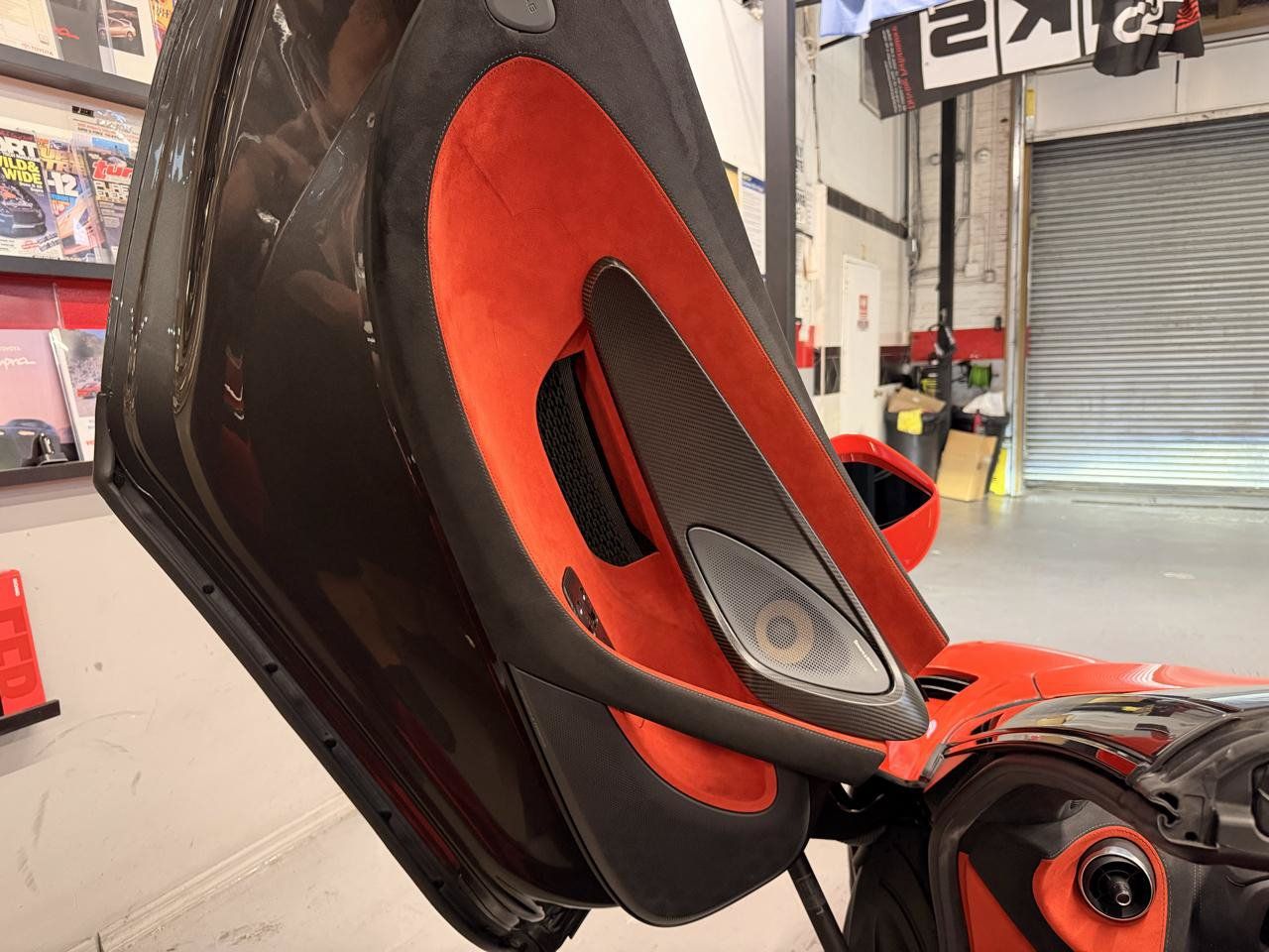 Used 2020 McLaren 600LT Spider RWD image 20