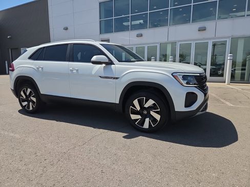 New 2026 Volkswagen Atlas Cross Sport SE AWD/4WD image 3