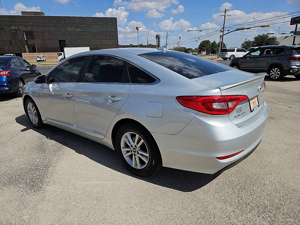 Used 2017 Hyundai Sonata SE FWD image 4